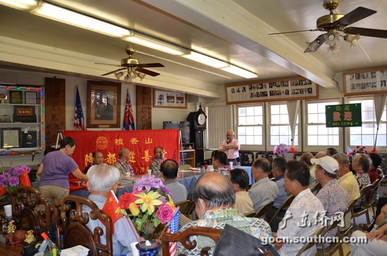 调研团与夏威夷隆都从善堂在交流